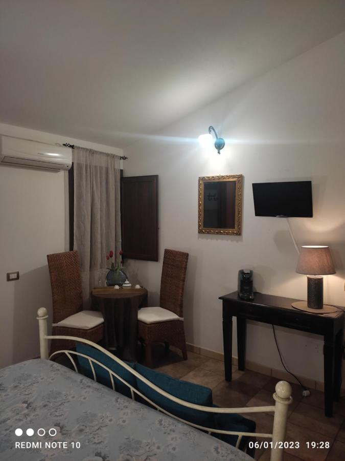 Room & Relax Eleinad Càbras Exterior photo
